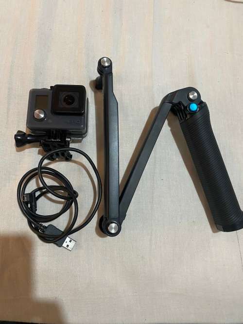 GOPRO HERO*CASING*USB CABLE*BRACKET*GOOD CONDITION